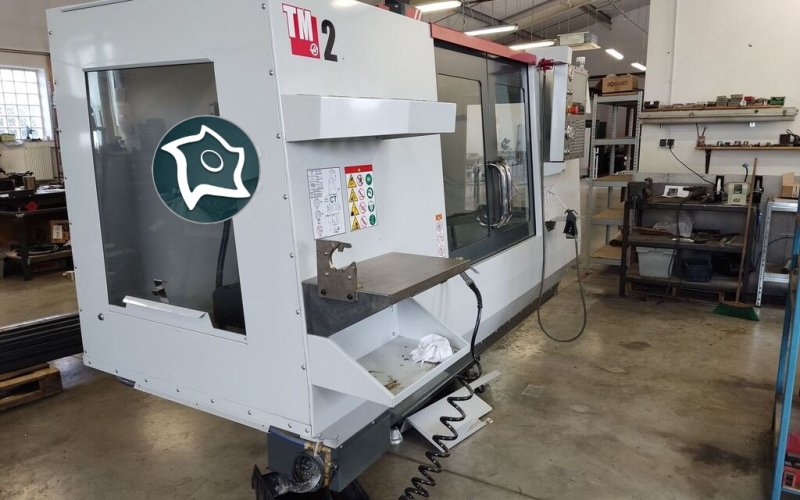 Вертикально-фрезерный станок с ЧПУ HAAS TM-2