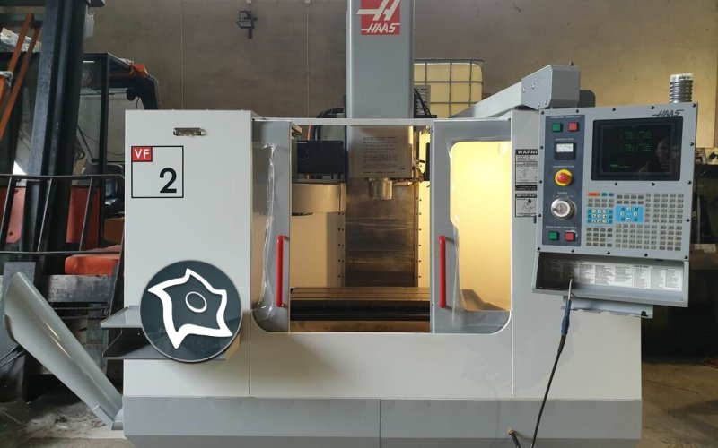 Вертикально-фрезерний верстат з ЧПУ HAAS VF-2 D
