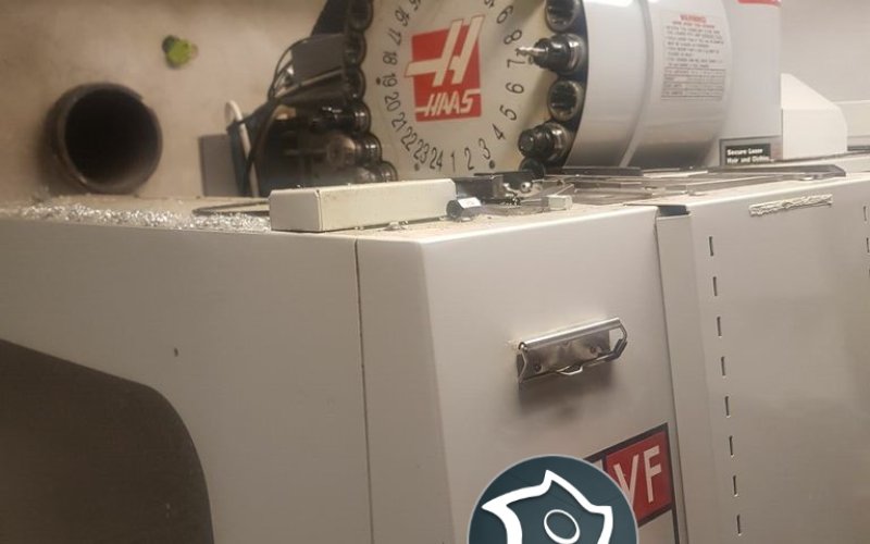 Вертикально-фрезерный станок с ЧПУ HAAS VF 4 SS