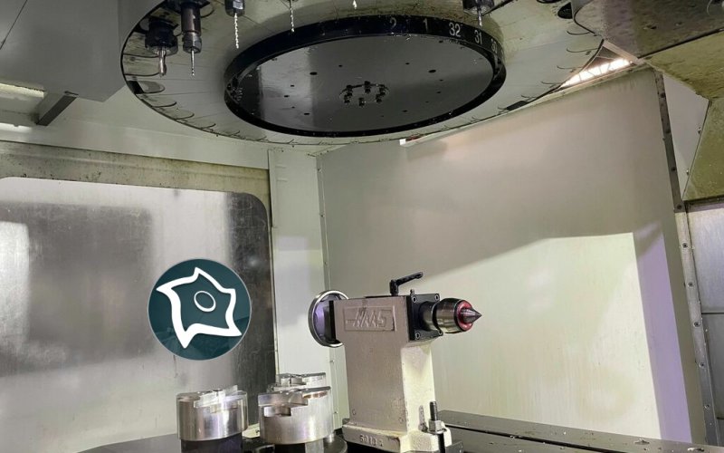 Вертикально-фрезерний верстат з ЧПУ HAAS VF-6