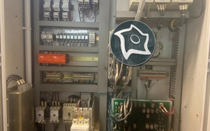 Вертикально-фрезерный станок с ЧПУ Mazak VTC 20 B