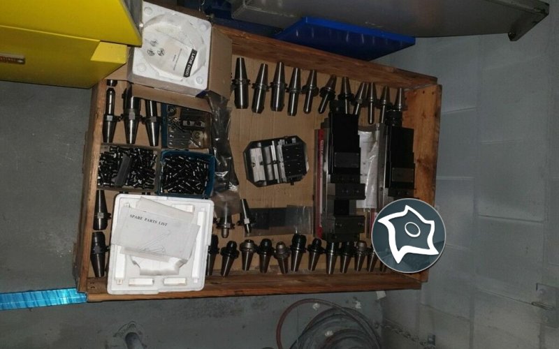 Вертикально-фрезерный станок с ЧПУ MIKRON VCP 1000