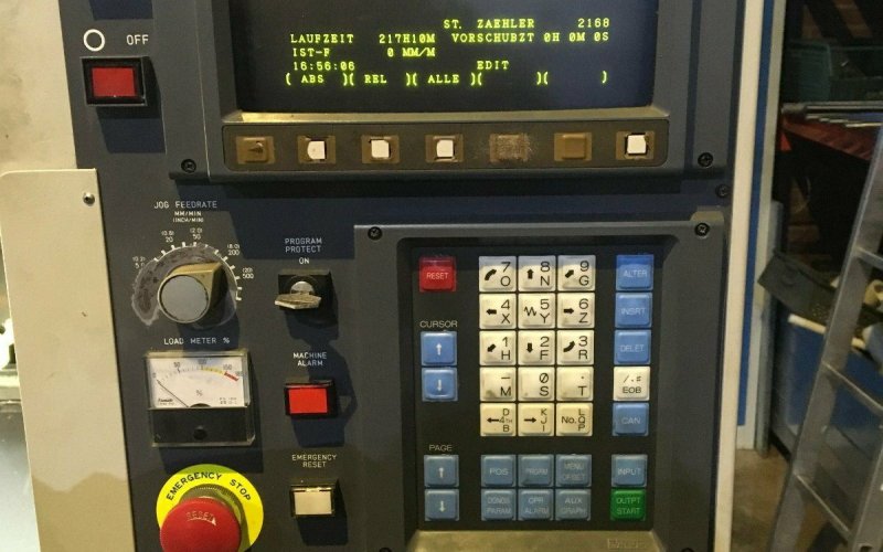 Вертикально-фрезерный станок с ЧПУ Stama MC 010