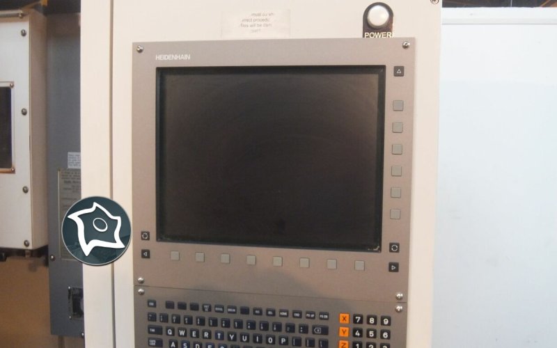 Вертикально-фрезерный станок с ЧПУ YCM XV 560A