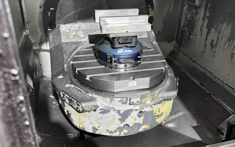 Вертикальний 5-осьовий обробний центр Mori Seiki NMV5000DCG