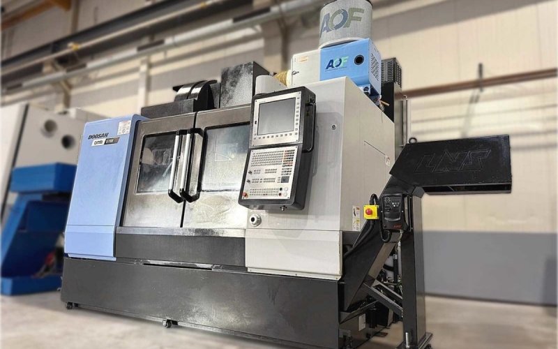 Вертикальний фрезерний обробний центр з ЧПУ DOOSAN DNM 5700
