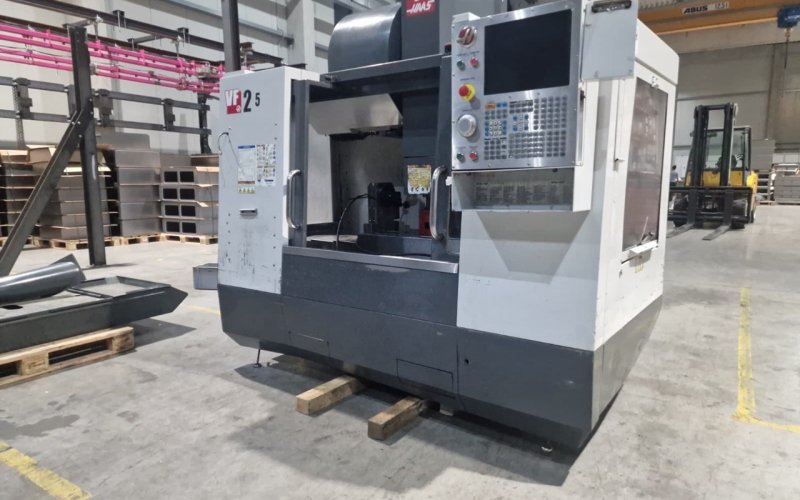 Вертикальний фрезерний обробний центр з ЧПУ HAAS VF-2