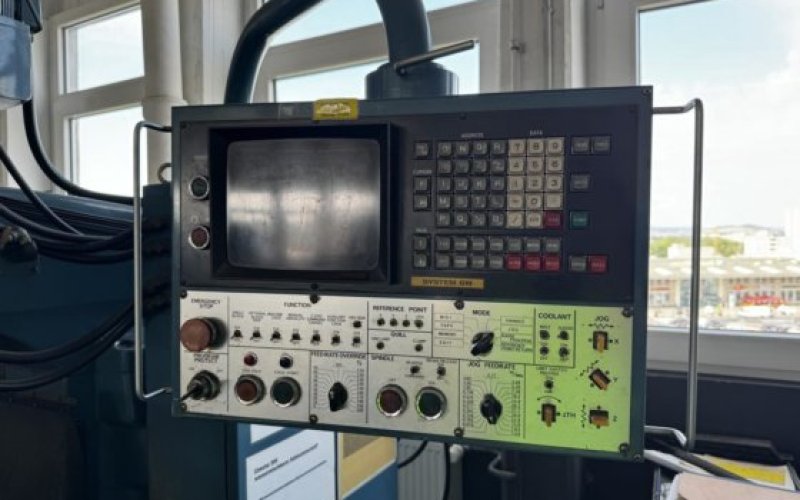Вертикальний фрезерний верстат колінного типу з ЧПУ Enshu ACCU-Mill AM-1547