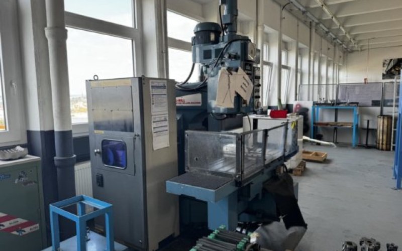 Вертикальний фрезерний верстат колінного типу з ЧПУ Enshu ACCU-Mill AM-1547