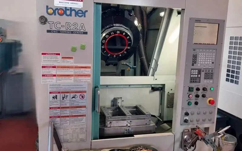 Вертикальний обробний центр BROTHER TC R2A