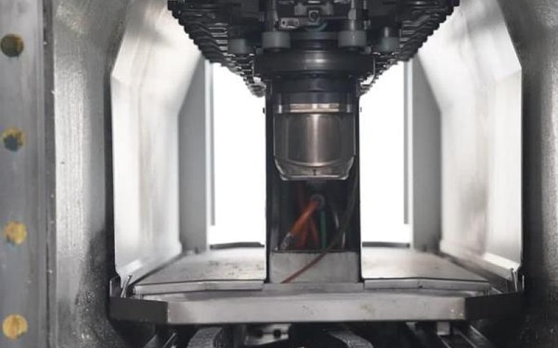 Вертикальний обробний центр CHIRON MILL 1250