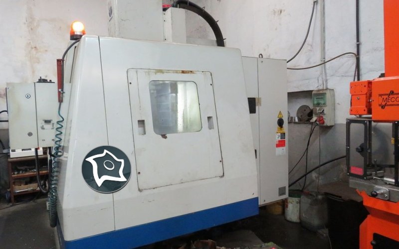 Вертикальный обрабатывающий центр DAEWOO Mynx 500