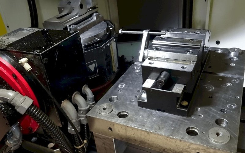 Вертикальний обробний центр FANUC Alfa D21LiB5