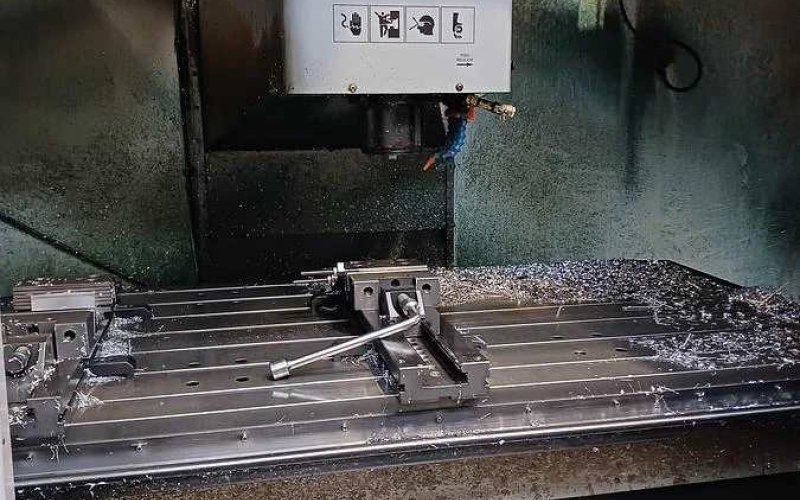 Вертикальный обрабатывающий центр HAAS VF 8B 40 HE