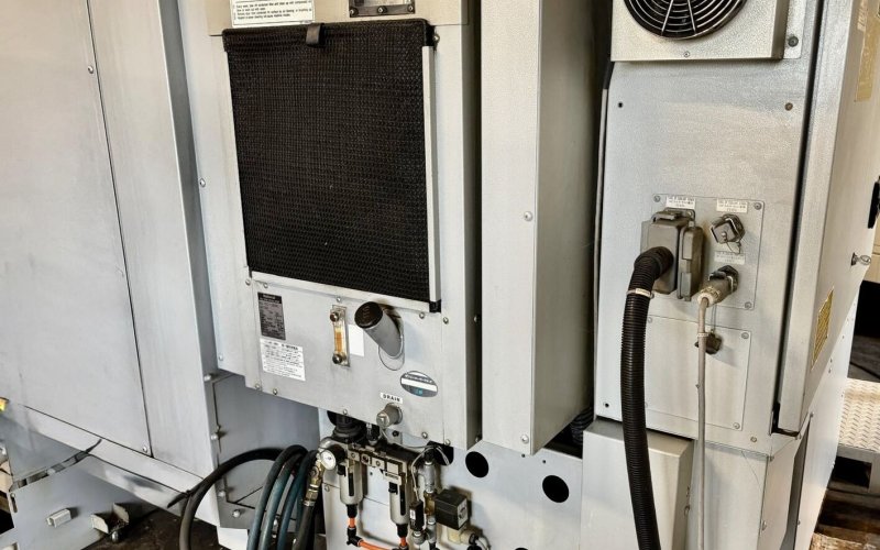 Вертикальний обробний центр Mori Seiki NV5000A