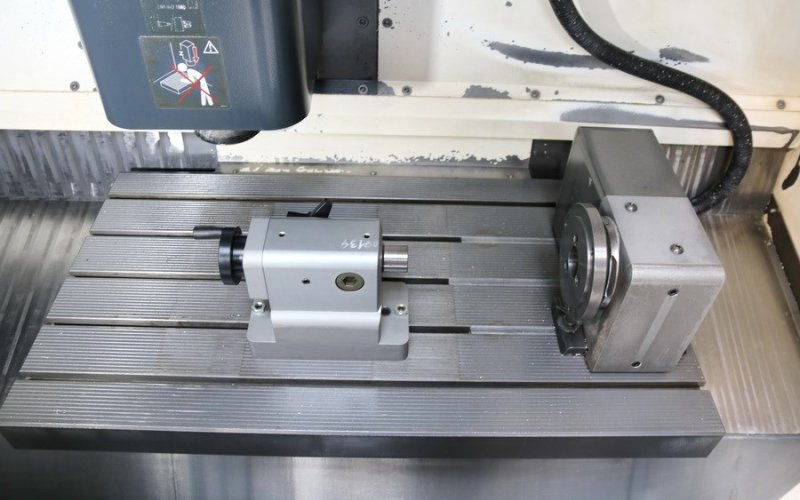 Вертикальний обробний центр з ЧПУ DECKEL MAHO - DMC 835 V New Design -134