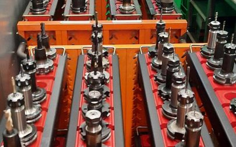 Вертикальний обробний центр з ЧПУ Deckel Maho DMF 220 Linear