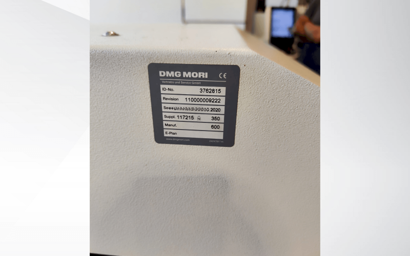 Вертикальний обробний центр з ЧПУ DMG MORI CMX 800 V