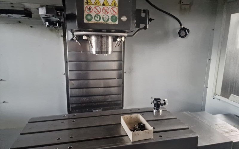 Вертикальный обрабатывающий центр с ЧПУ HAAS VF-2SS