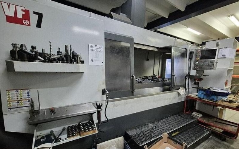 Вертикальний обробний центр з ЧПУ Haas VF-7/40