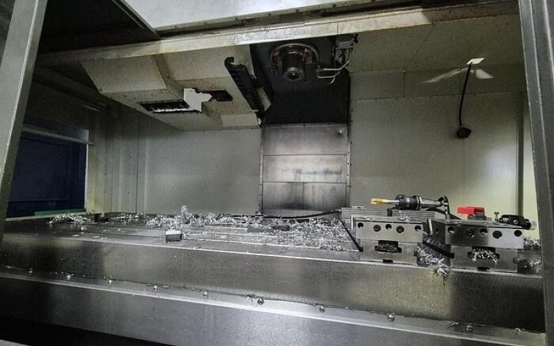 Вертикальный обрабатывающий центр с ЧПУ Haas VF-7/40 