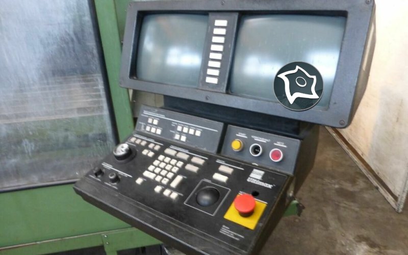 Вертикальний обробний центр з ЧПУ HURCO BMC 40