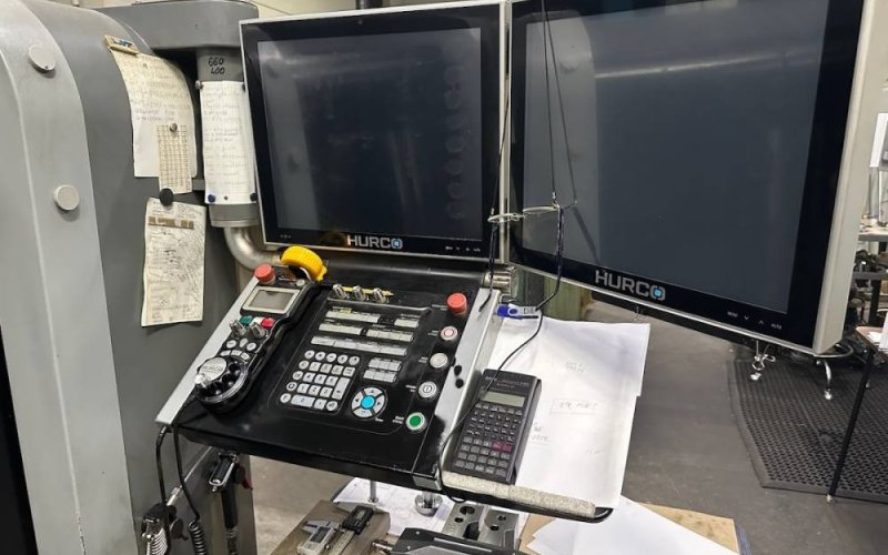 Вертикальний обробний центр із ЧПУ HURCO VM 10i