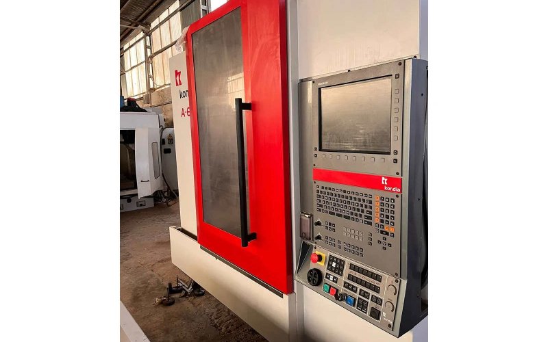 Вертикальный обрабатывающий центр с ЧПУ KONDIA A 6 CNC