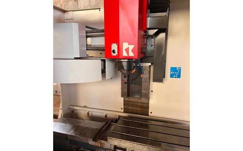Вертикальный обрабатывающий центр с ЧПУ KONDIA A 6 CNC