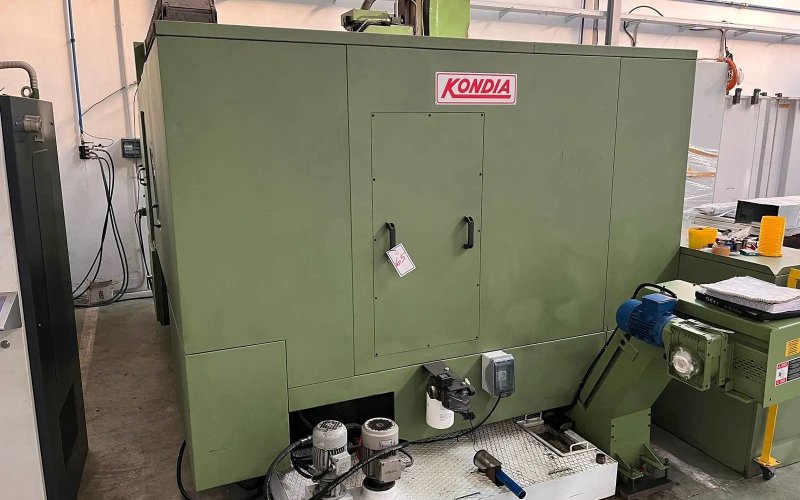 Вертикальный обрабатывающий центр с ЧПУ KONDIA CM 1650 CNC