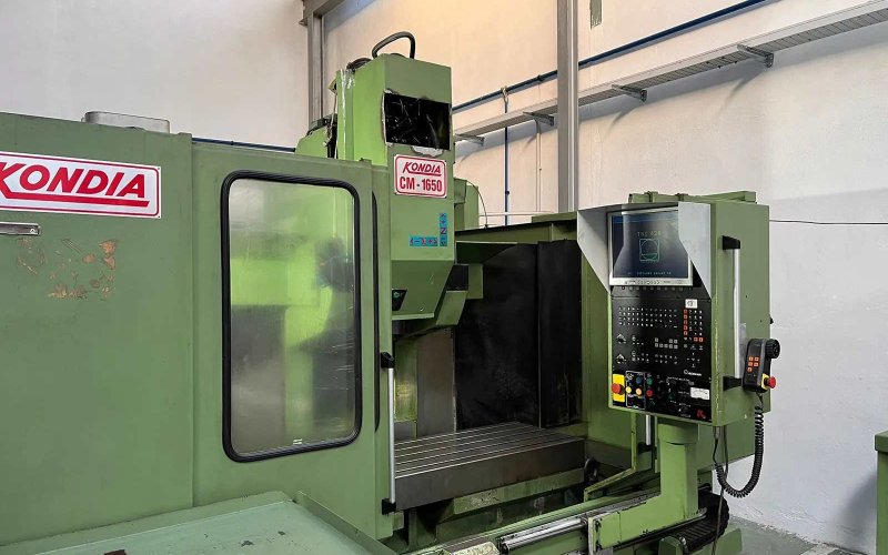 Вертикальный обрабатывающий центр с ЧПУ KONDIA CM 1650 CNC