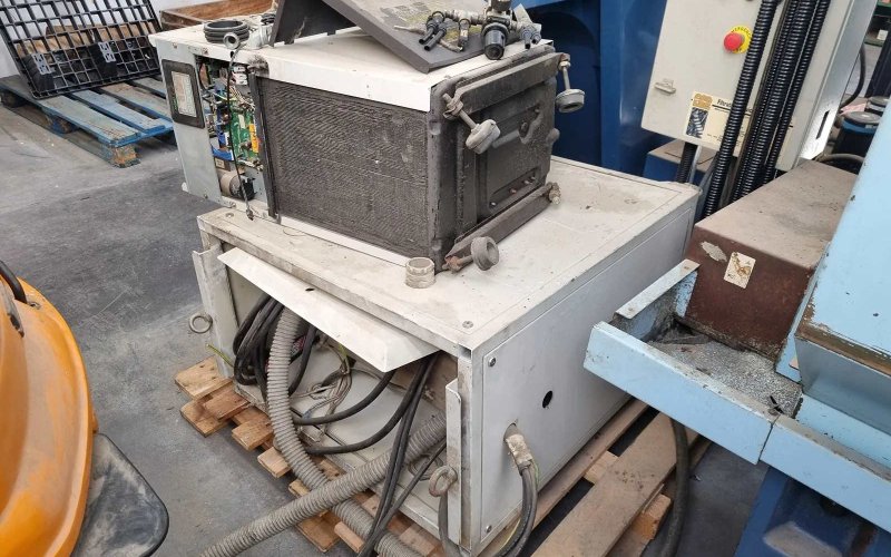 Вертикальний обробний центр з ЧПУ MATSUURA V. MAX 800 - 2002 р.