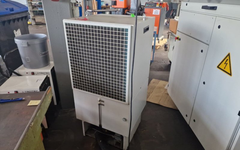 Вертикальный обрабатывающий центр с ЧПУ MIKRON HSM 500