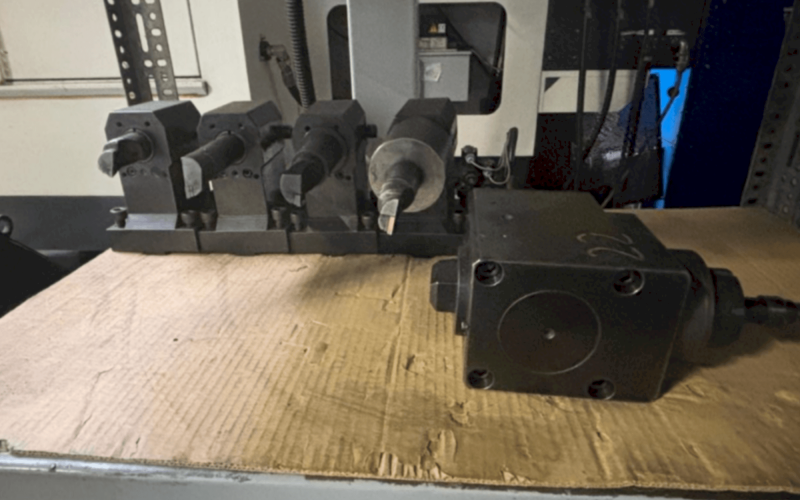 Вертикальний токарний верстат HWACHEON VT550R