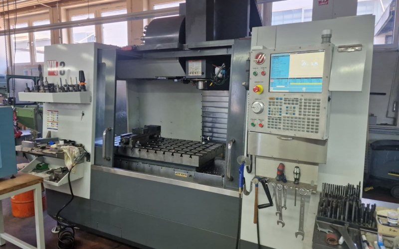 Вертикальний обробний центр з ЧПУ HAAS VM-3