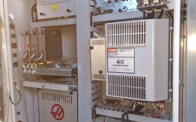 Вертикальний обробний центр з ЧПУ HAAS VM-3