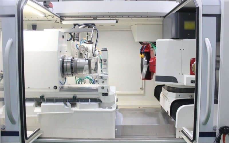 Внутренний и внешний круглошлифовальный станок Studer S 141