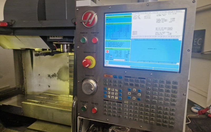 Высокоскоростной вертикальный обрабатывающий центр HAAS с ЧПУ HAAS VF-2SS