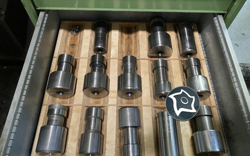 Зубофрезерний верстат з ЧПУ Pfauter Gleason PE 300 CNC