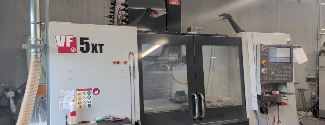 Вертикальний обробний центр з ЧПУ HAAS VF-5XT