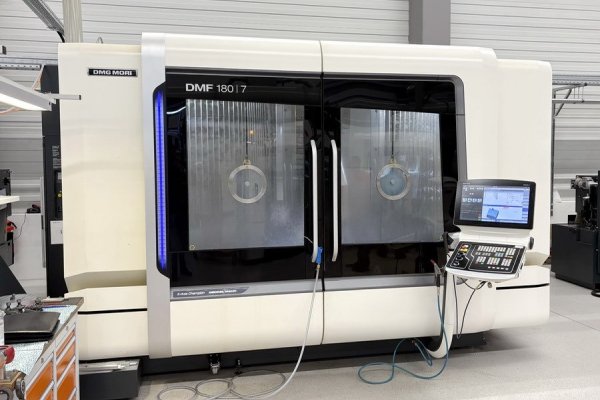 5-осьовий обробний центр з рухомою колоною DMG MORI - DMF 180-7