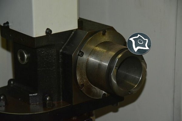 5-осевой шлифовальный станок с ЧПУ Schütte WU 405