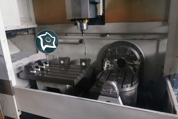 5-осьовий універсально-фрезерний верстат з ЧПУ Spinner U5-1520