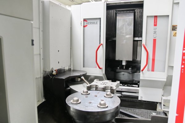 5-осьовий вертикальний обробний центр HERMLE - C 30 UP Dynamic