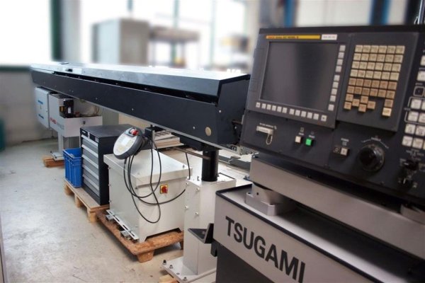 Автоматический длинный токарный станок TSUGAMI HS 2075AX