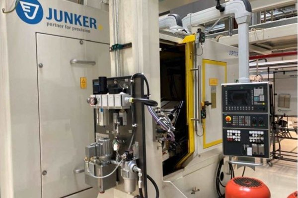Безцентровий циліндричний шліфувальний верстат JUNKER Jupiter 500
