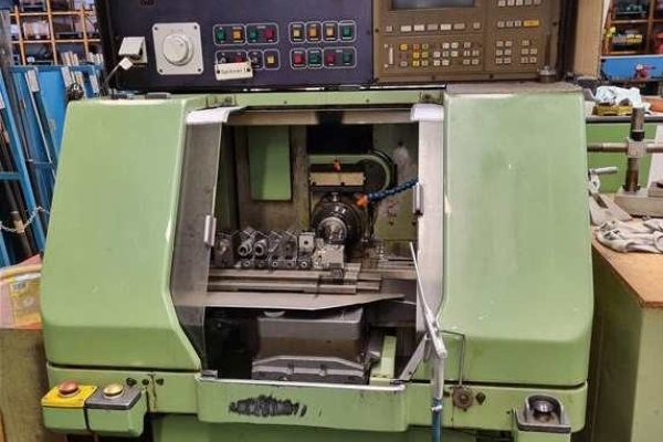 Чистовой токарный станок SPINNER BK - CNC