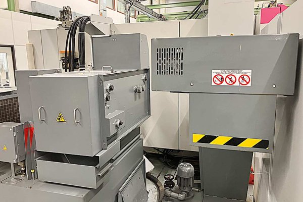 Двошпиндельний обробний центр з ЧПУ STAMA MC 536