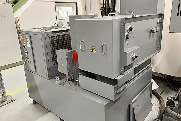 Двухшпиндельный обрабатывающий центр с ЧПУ STAMA MC 536