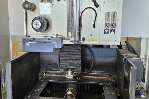 Электроэрозионный проволочно-вырезной станок Fanuc Alpha-1C